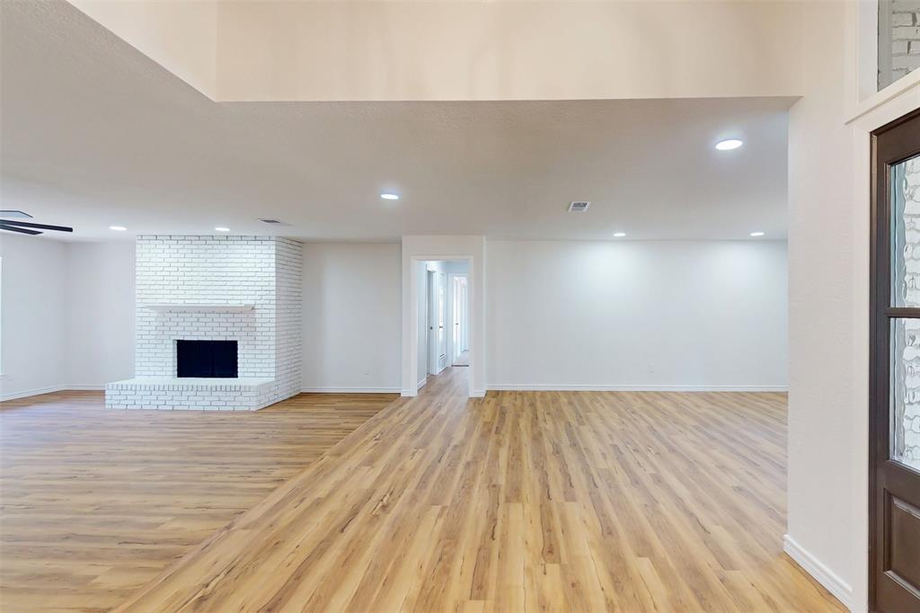 6851 Shorecrest Court Property Photo 7