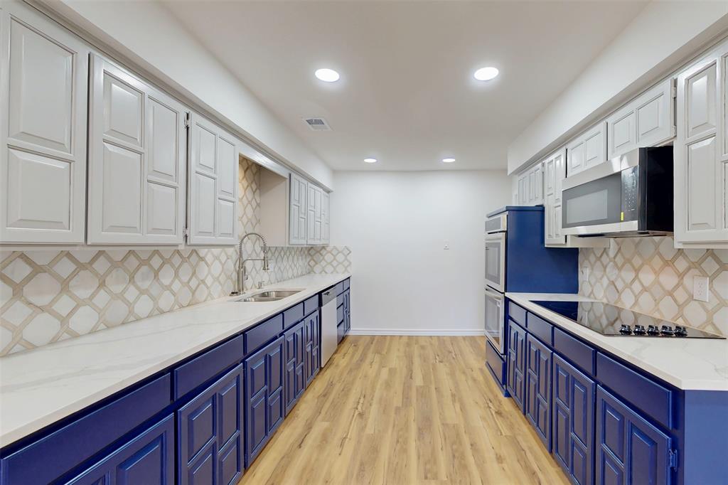6851 Shorecrest Court Property Photo 16