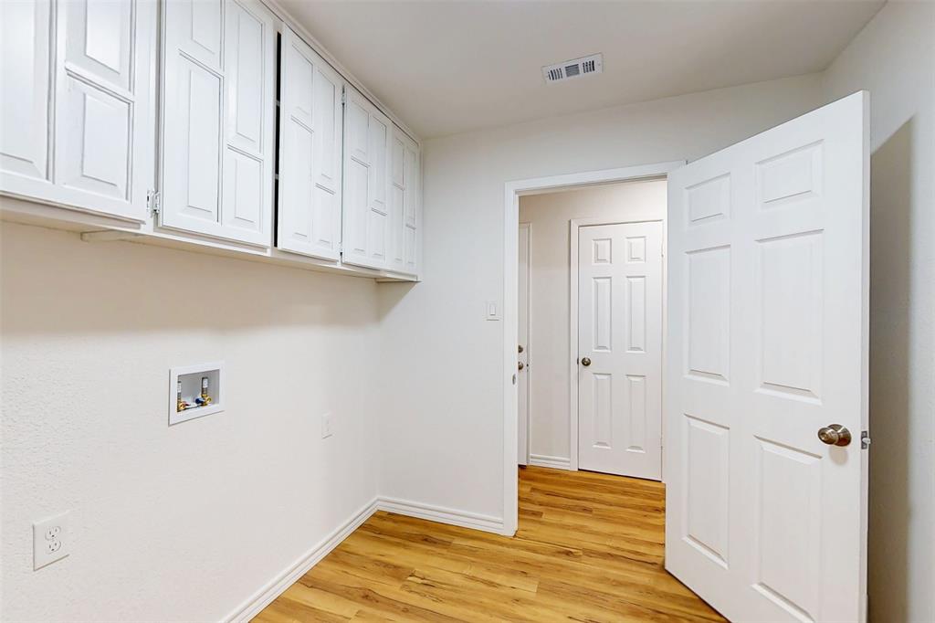 6851 Shorecrest Court Property Photo 23