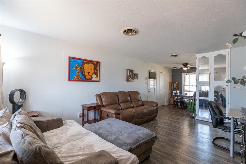 3112 Ambler Avenue Property Photo 2