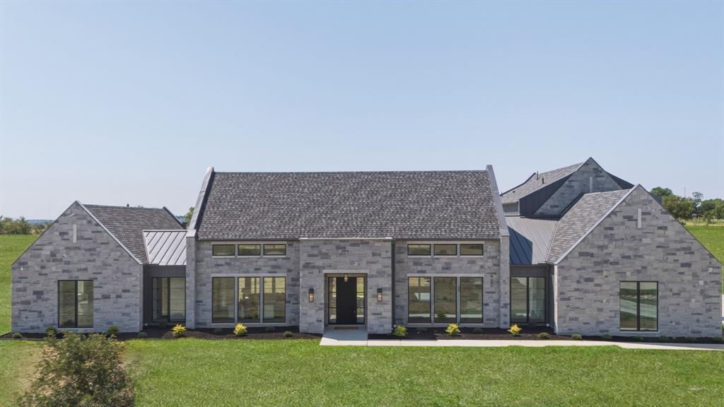 920 Waters Edge Property Photo 1