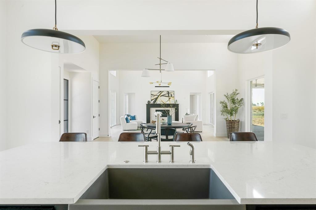 920 Waters Edge Property Photo 10