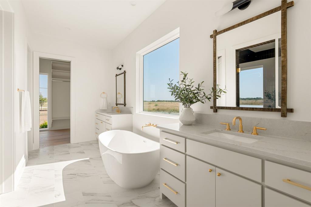 920 Waters Edge Property Photo 29