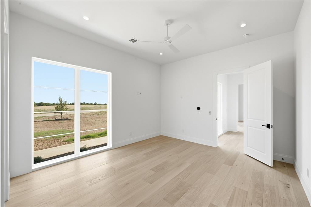 920 Waters Edge Property Photo 32