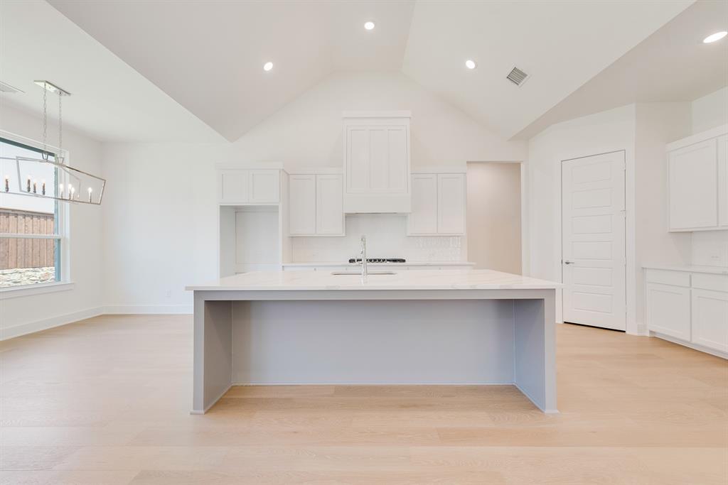 830 Montrose Drive Property Photo 13
