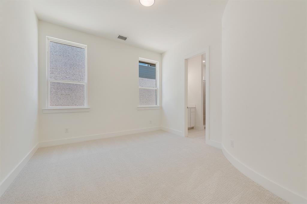 830 Montrose Drive Property Photo 15