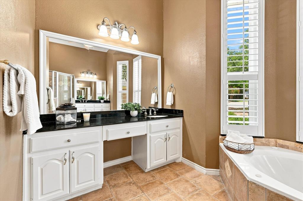 6301 Mesa Ridge Drive Property Photo 14