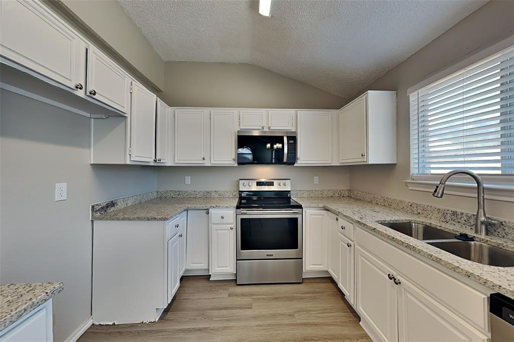 8836 Mystic Trail Property Photo 7