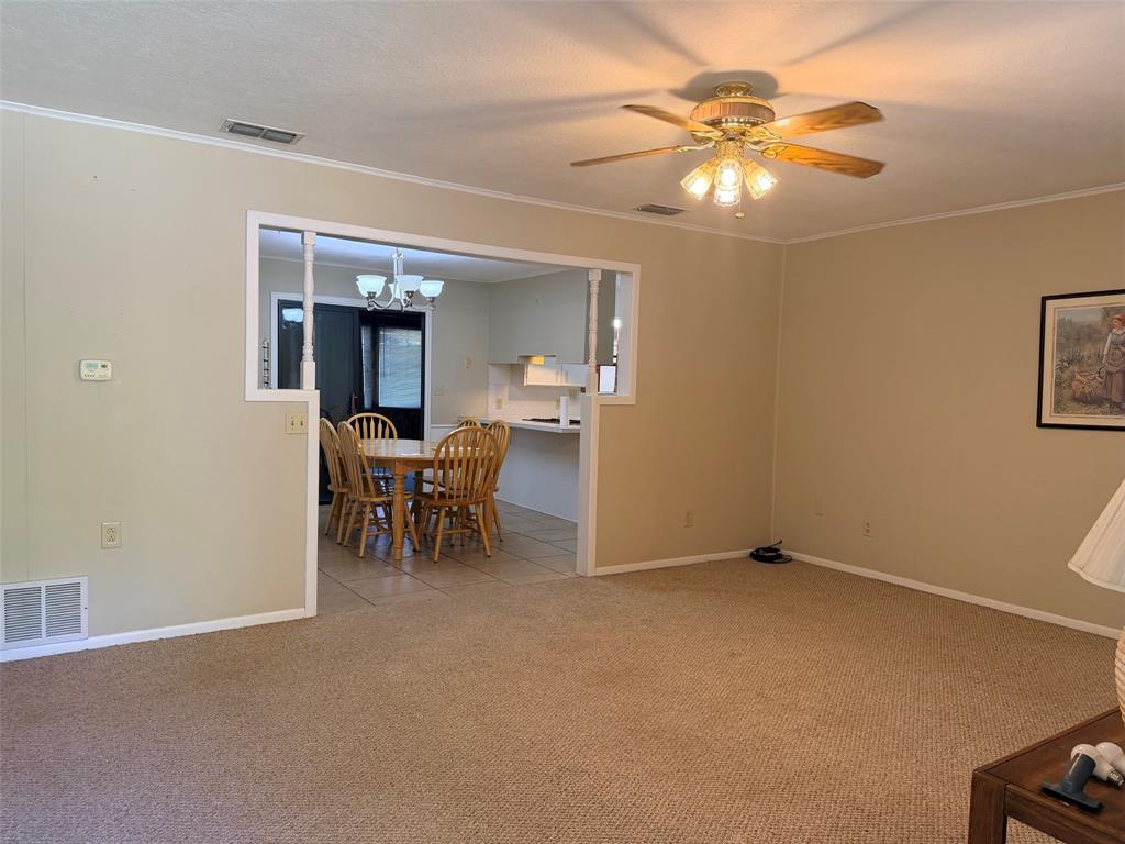 105 W Elm Street Property Photo 3