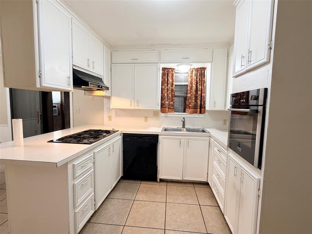 105 W Elm Street Property Photo 7