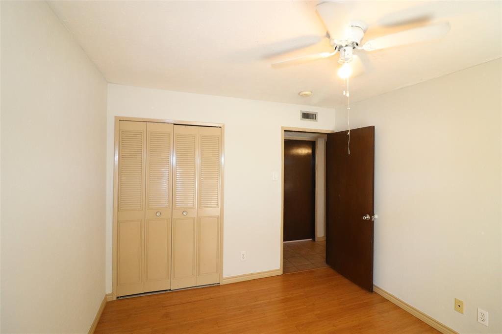 2002 Victoria Road Property Photo 6