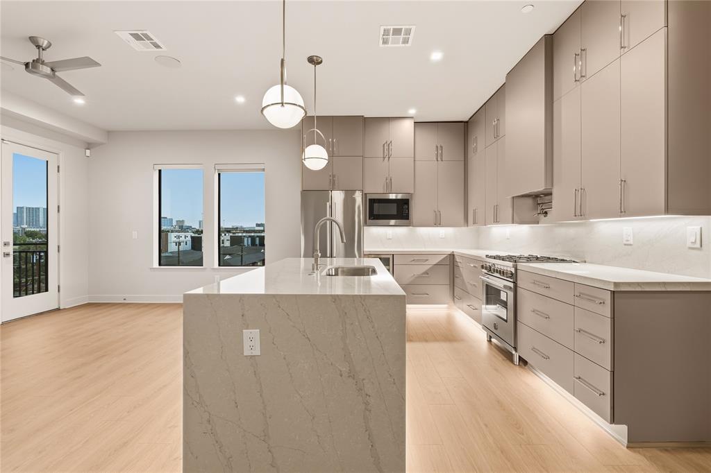 1900 S Ervay Street 416 Property Photo 6