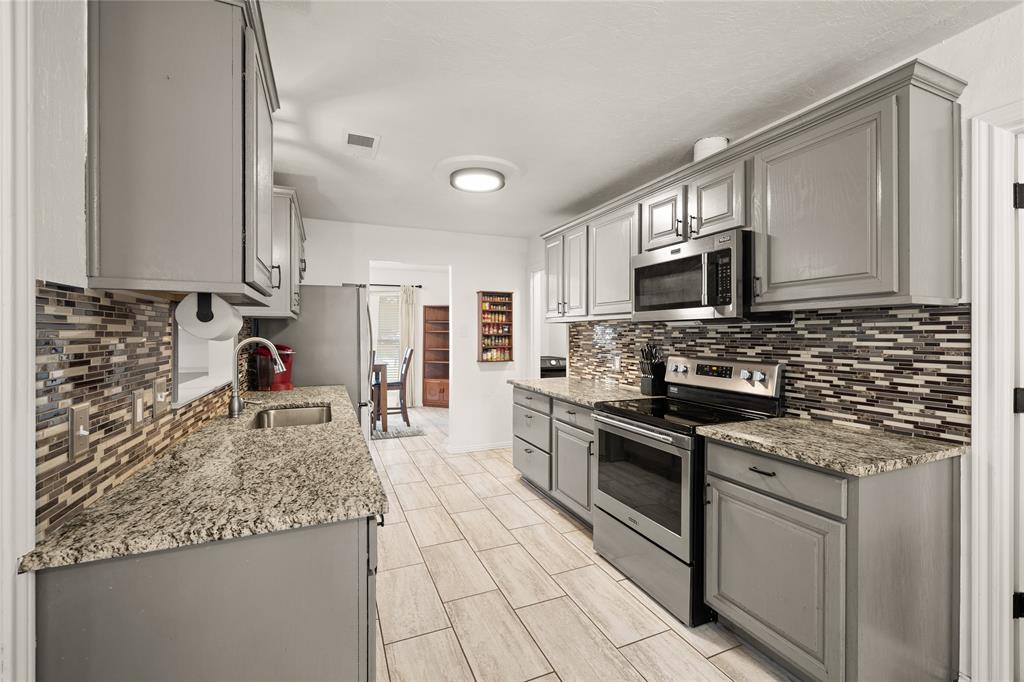 5710 Valley Ridge Court Property Photo 6