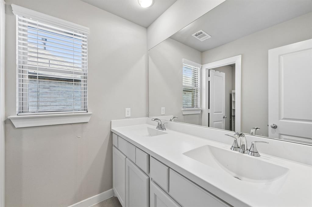 2321 Green River Road Property Photo 21