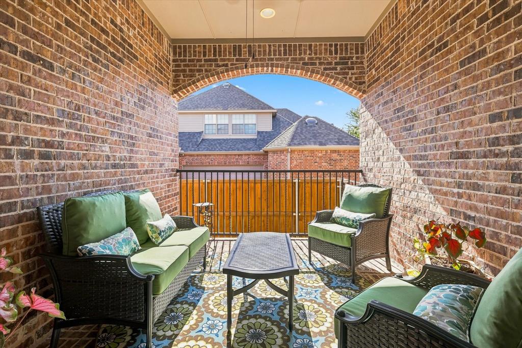 730 Dentwood Trail Property Photo 8