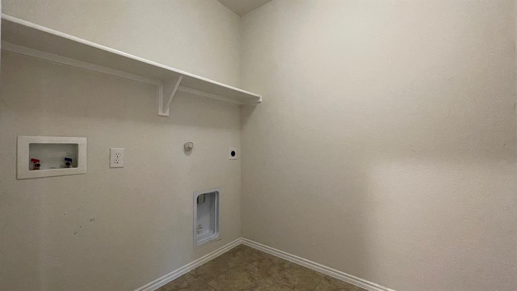 1315 Binfield Drive Property Photo 18