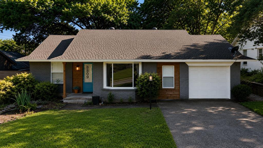 8809 Liptonshire Drive Property Photo 1