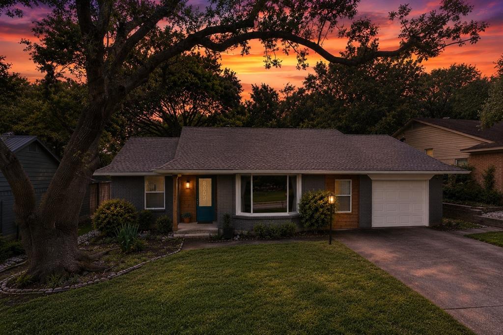 8809 Liptonshire Drive Property Photo 1