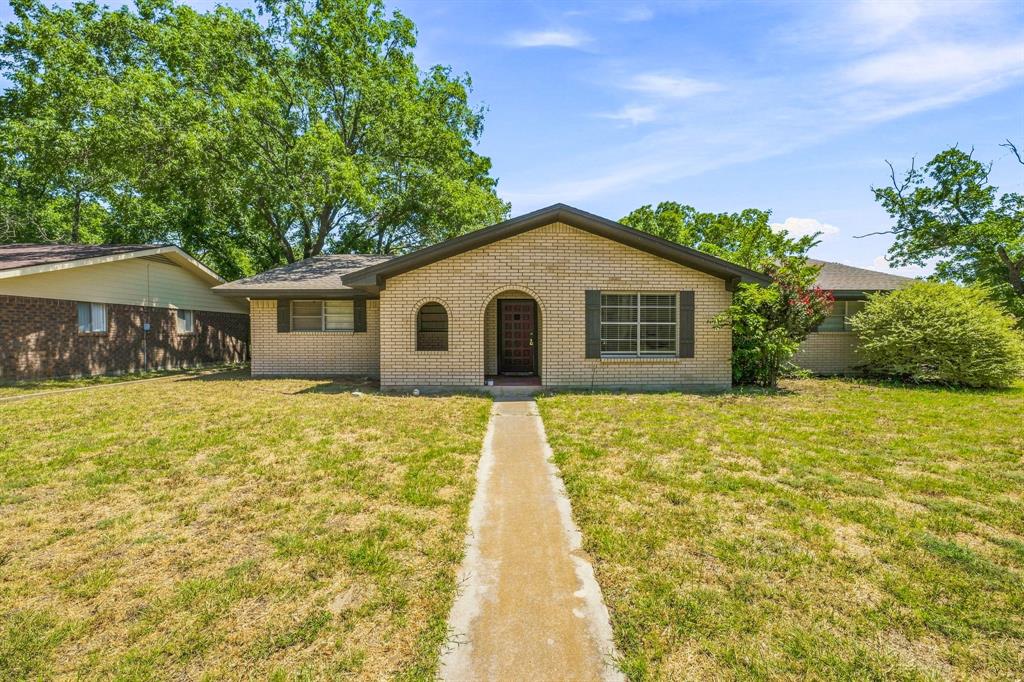 905 Meadowlark Lane Property Photo 1