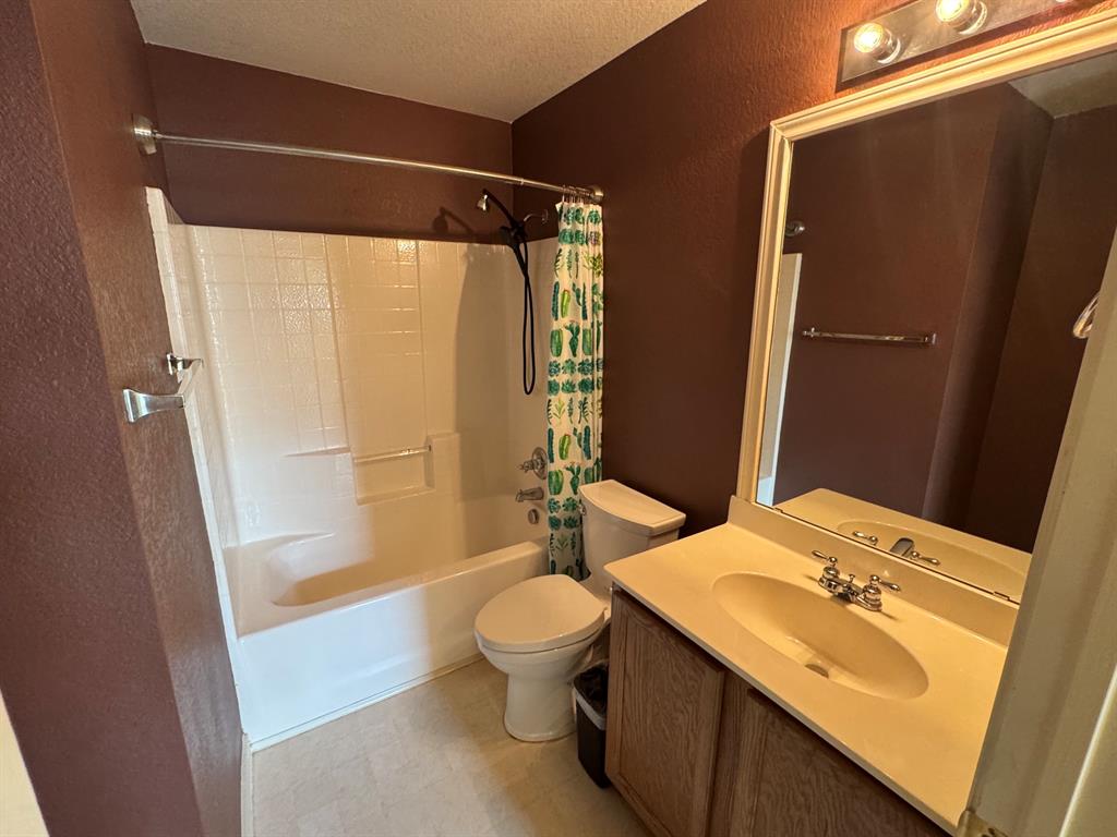 8831 Holliday Lane Property Photo 9