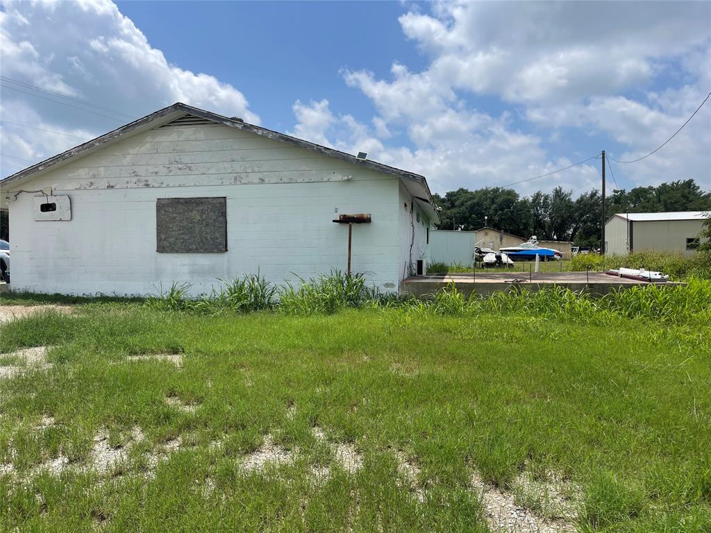 7869 Highway 279 Property Photo 3