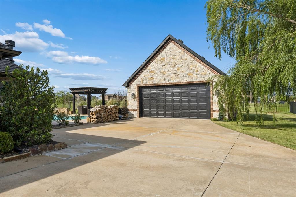 2585 Wincrest Drive Property Photo 20