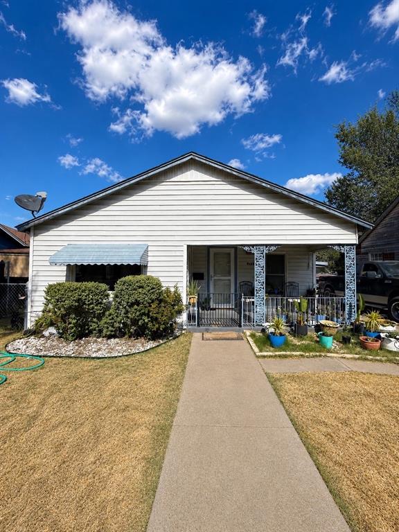 2118 Roosevelt Avenue