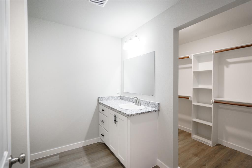 2710 Baron Avenue Property Photo 11