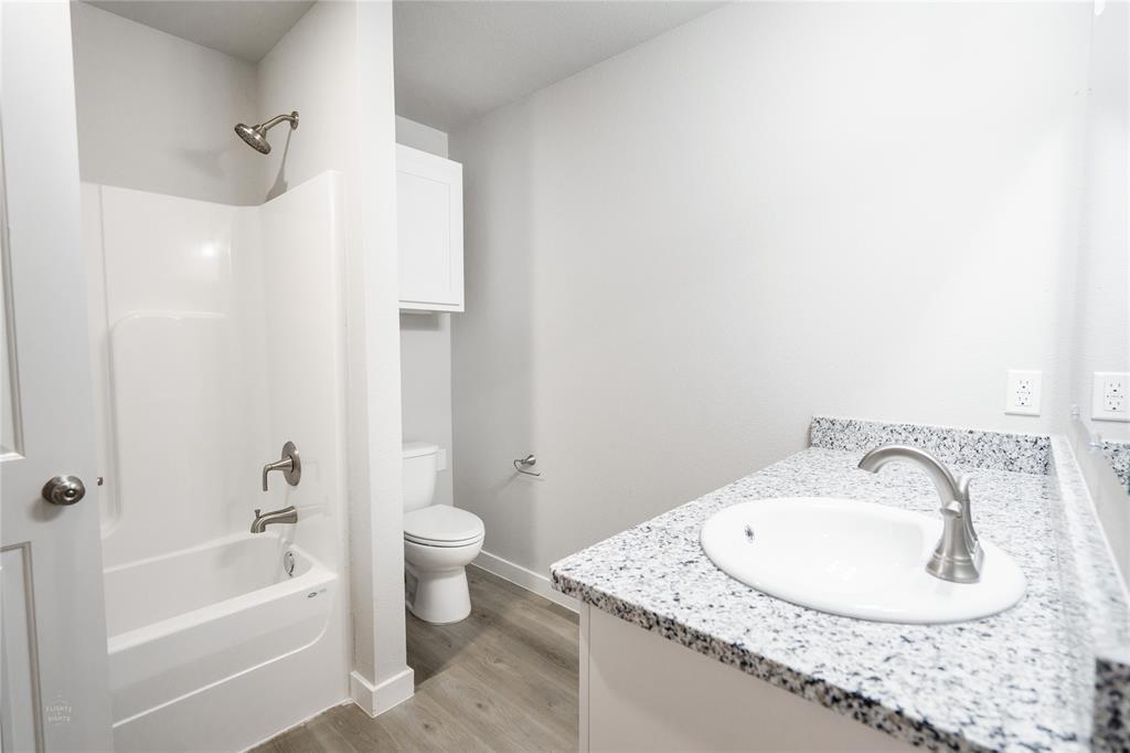 2710 Baron Avenue Property Photo 12