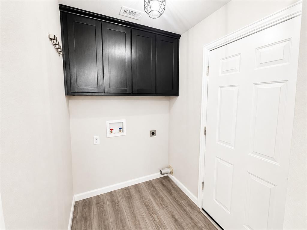 106 Raymond Street Property Photo 15