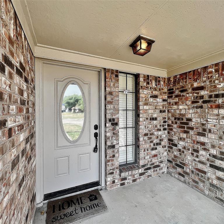 4808 Waxwing Drive Property Photo 2