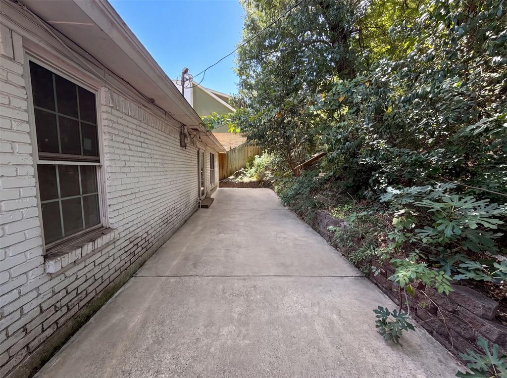 3969 Lost Creek Drive Property Photo 5