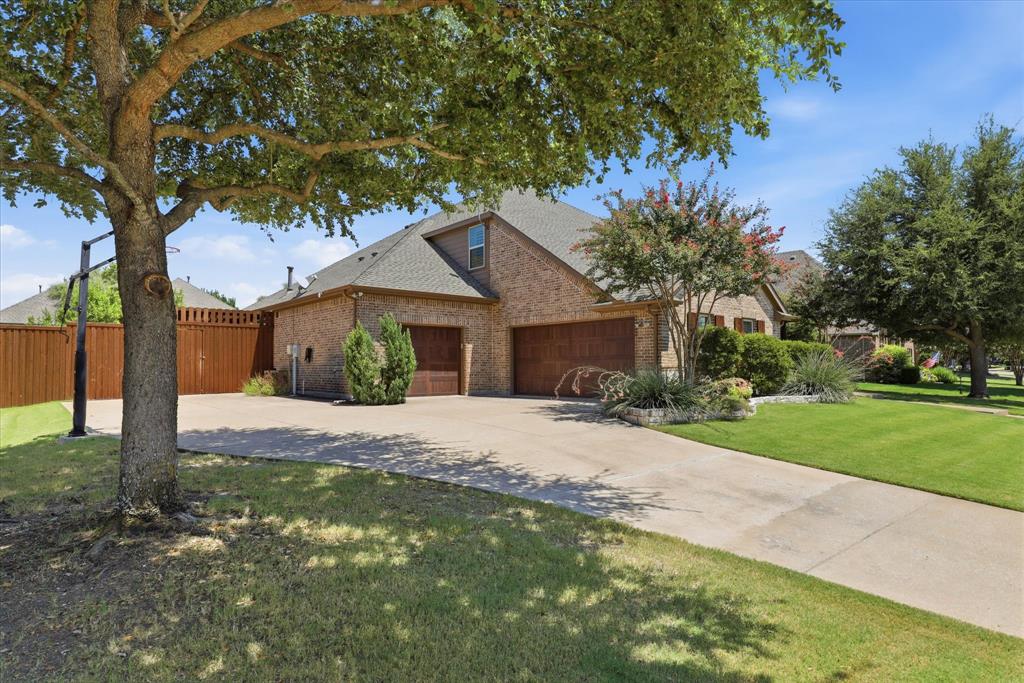 425 Waters Edge Way Property Photo 2