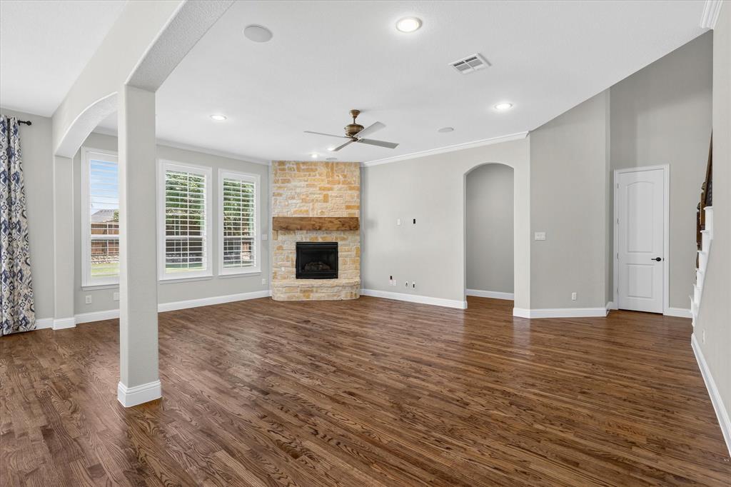 425 Waters Edge Way Property Photo 5