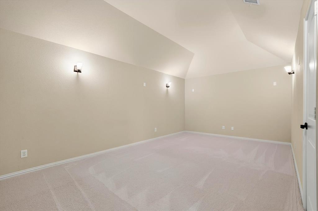 425 Waters Edge Way Property Photo 21