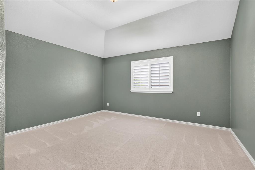 425 Waters Edge Way Property Photo 22