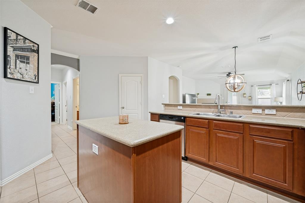 1421 Danielle Creek Drive Property Photo 7