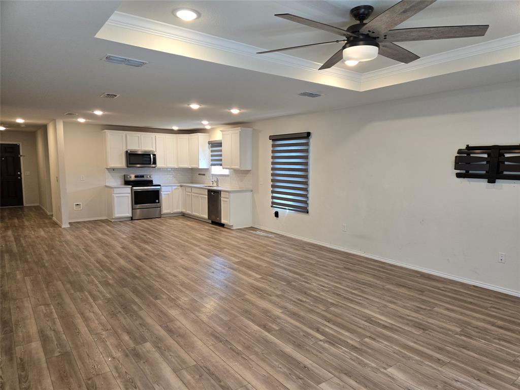 1126 Ainsley Lane Property Photo 3