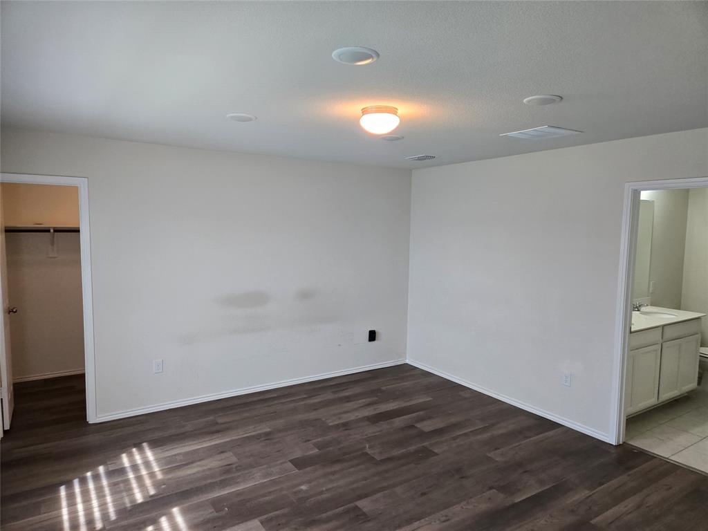 1126 Ainsley Lane Property Photo 5