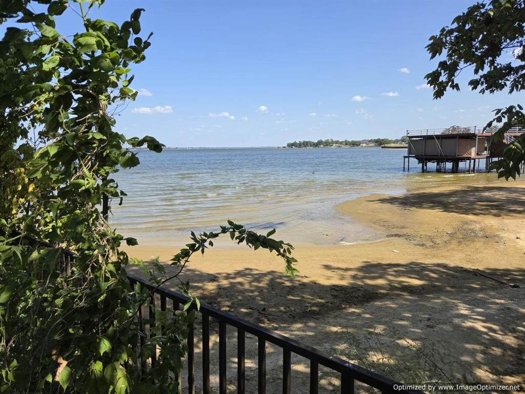 100 Hilltop Drive Property Photo 1