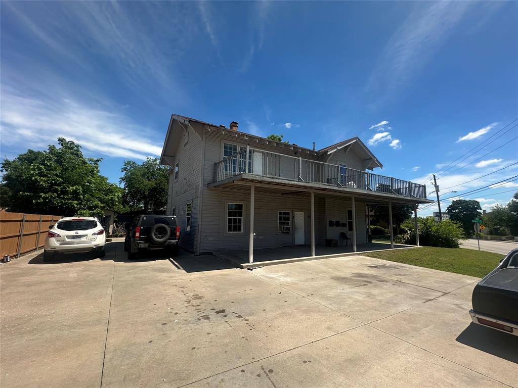 431 E 8th Street C Property Photo 2