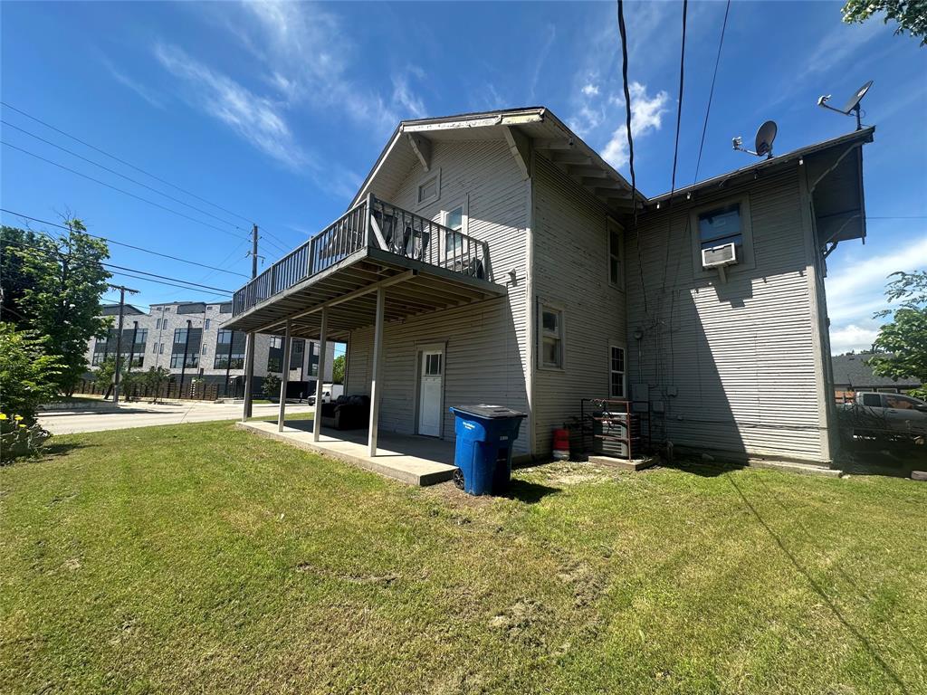 431 E 8th Street C Property Photo 4