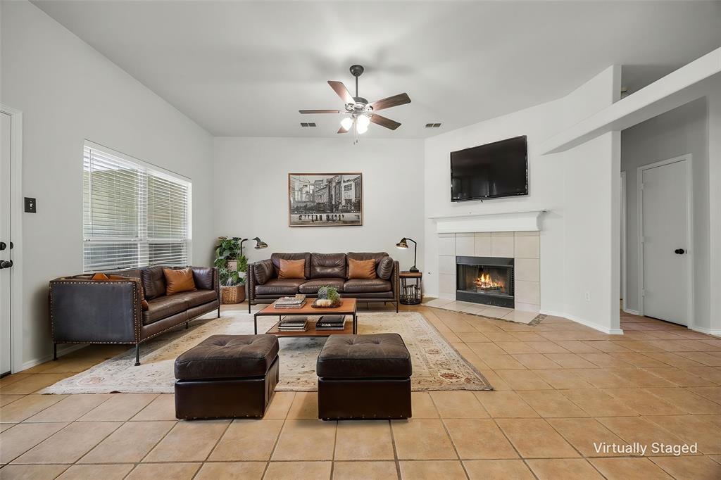 9313 Norfolk Lane Property Photo 3