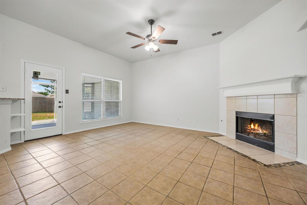 9313 Norfolk Lane Property Photo 6