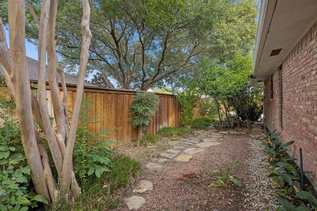 2112 Brandeis Drive Property Photo 37