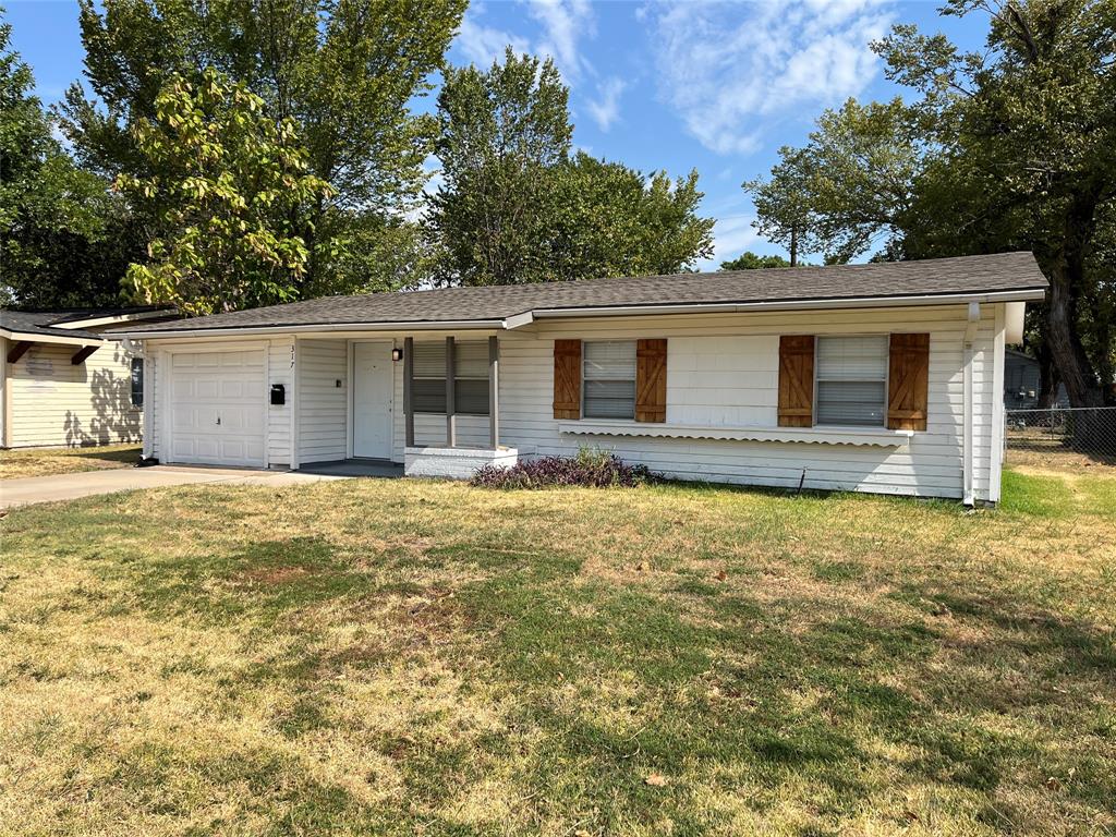 317 E Ridgewood Drive Property Photo 1