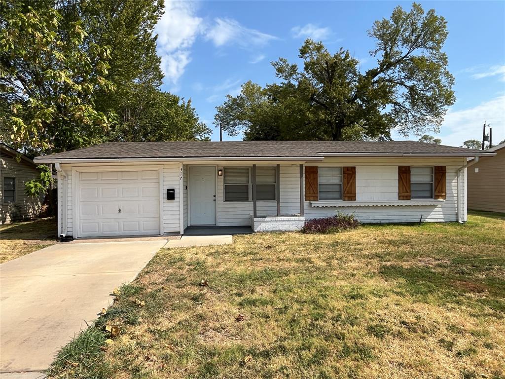 317 E Ridgewood Drive Property Photo 2