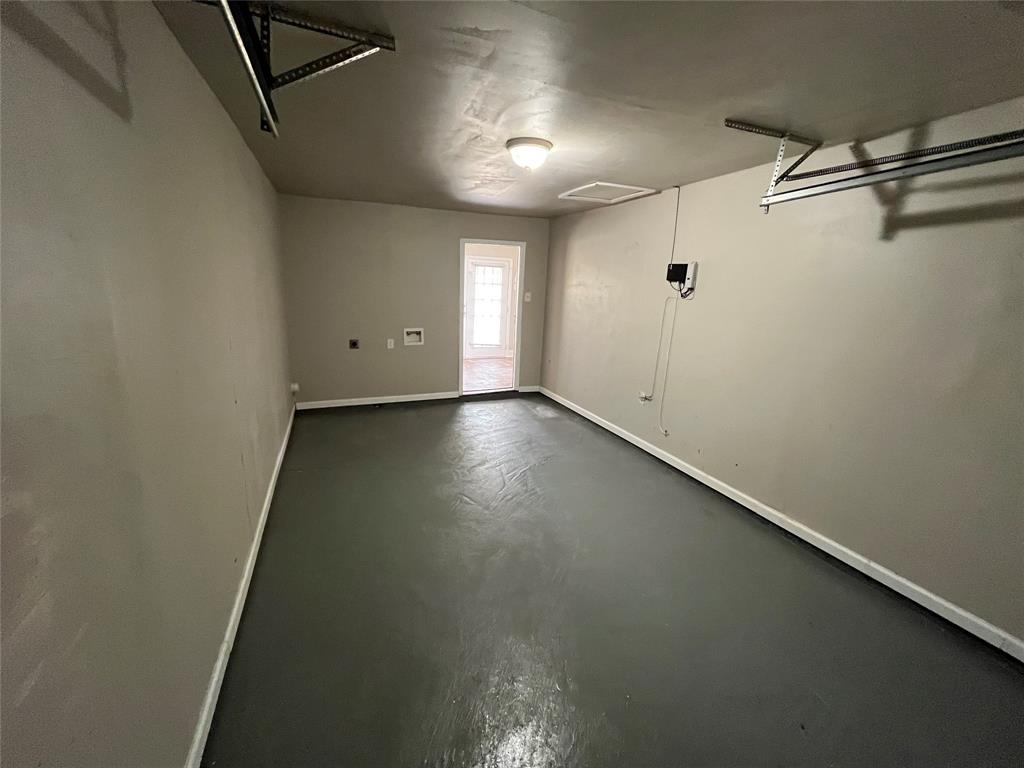 317 E Ridgewood Drive Property Photo 15