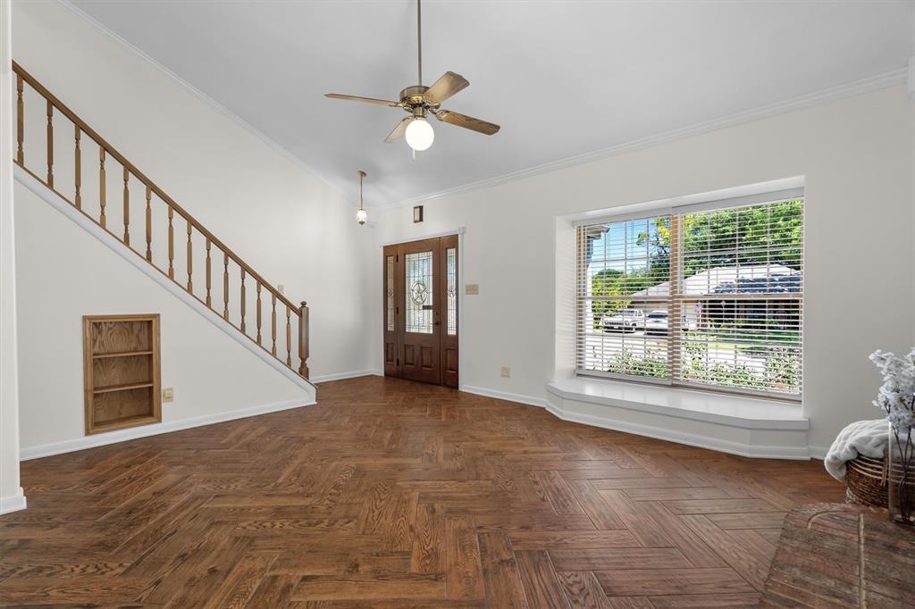 2710 Forestview Drive Property Photo 6