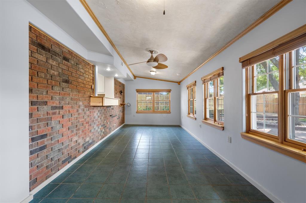 2710 Forestview Drive Property Photo 14